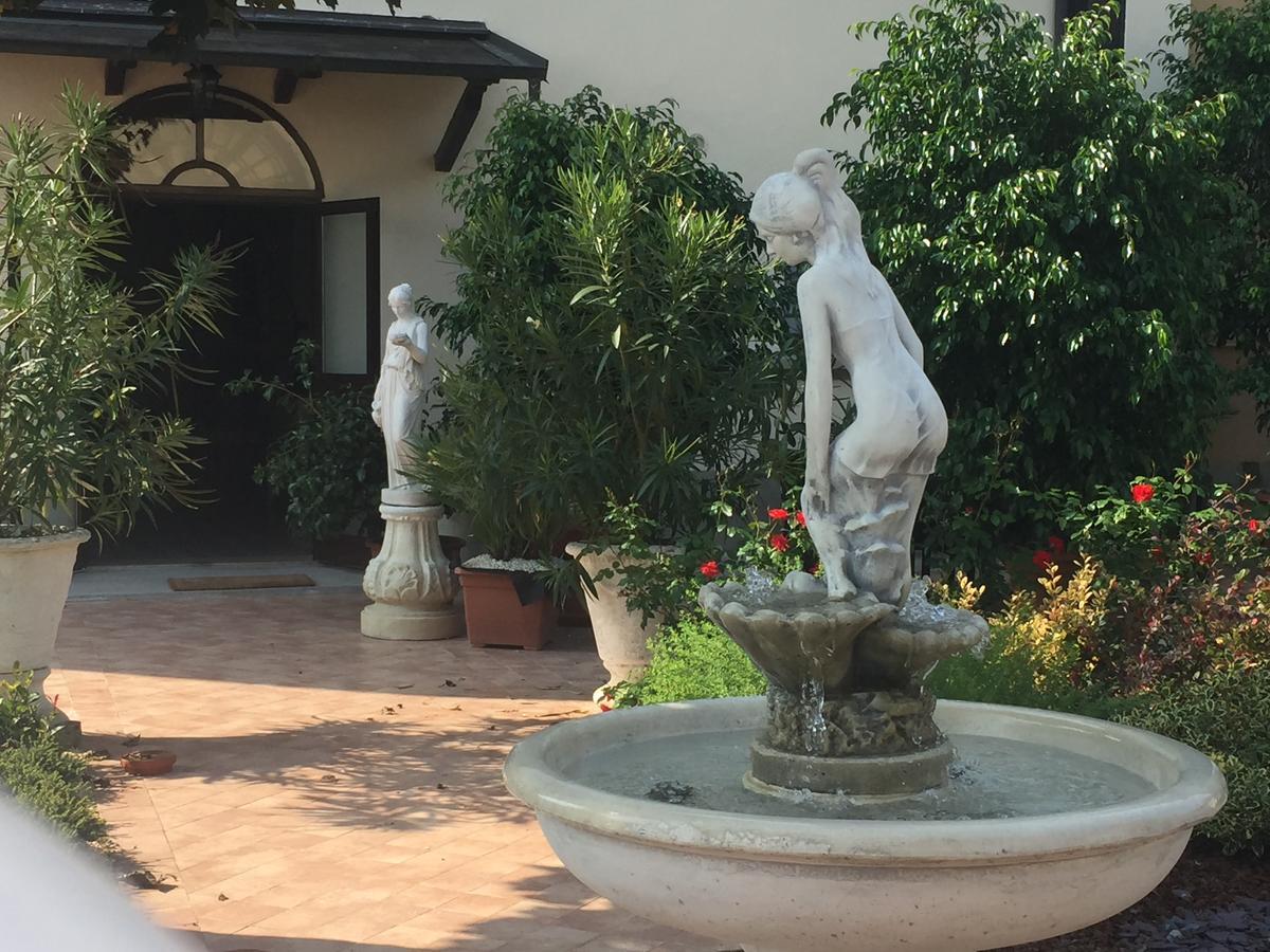 Casa Nives Bed & Breakfast San Pietro in Casale Exterior photo