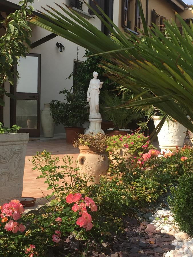 Casa Nives Bed & Breakfast San Pietro in Casale Exterior photo